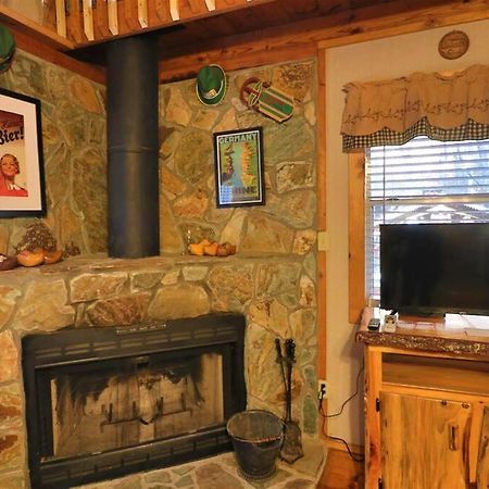 Oktoberfest Themed Cabin In Woods Stream #14 海伦 外观 照片
