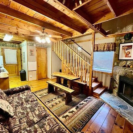 Oktoberfest Themed Cabin In Woods Stream #14 海伦 外观 照片