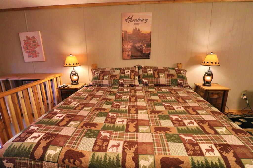 Oktoberfest Themed Cabin In Woods Stream #14 海伦 外观 照片