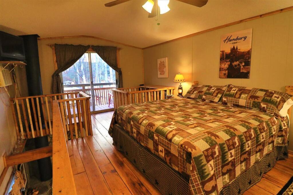Oktoberfest Themed Cabin In Woods Stream #14 海伦 外观 照片
