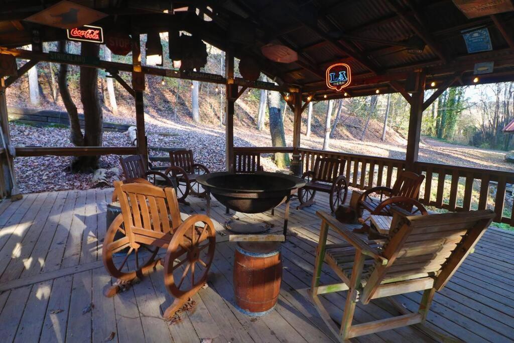 Oktoberfest Themed Cabin In Woods Stream #14 海伦 外观 照片