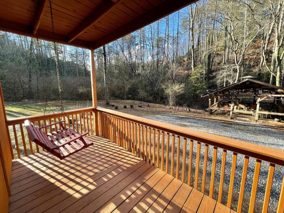 Oktoberfest Themed Cabin In Woods Stream #14 海伦 外观 照片
